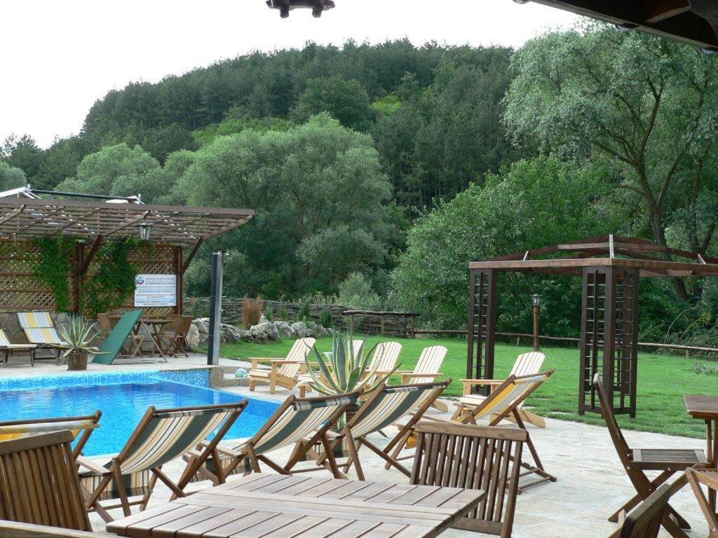 Complex Barite Hotell Chernevo Exteriör bild